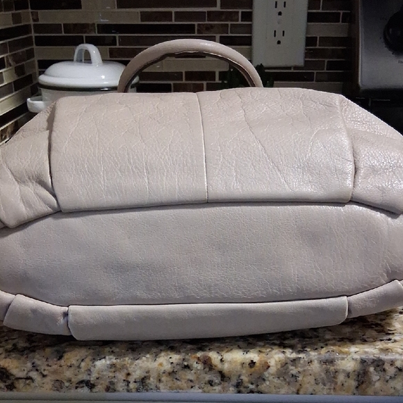 Coach Beige Leather Shoulder Bag - Picture 6 of 9